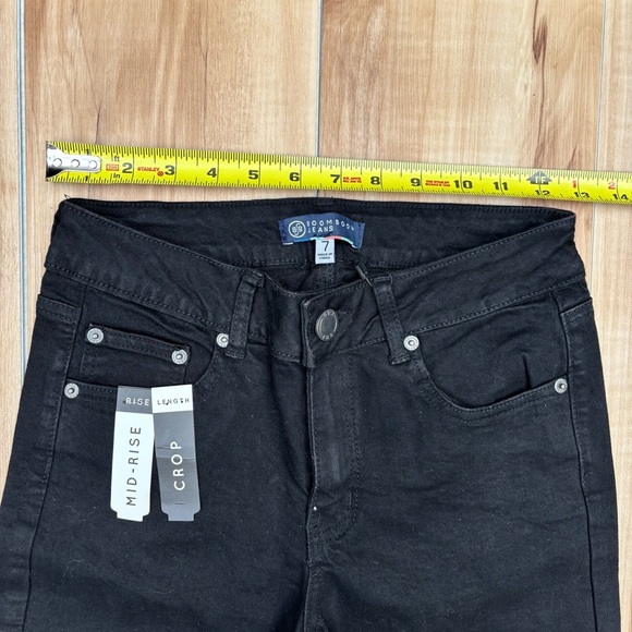 NWT Boom Boom Jeans Mid-Rise Crop Black Embroidered Flower Design Size 7 - Picture 2 of 10